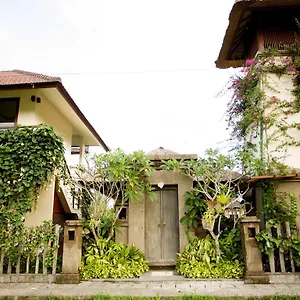 3* Guest house Rumah Taman